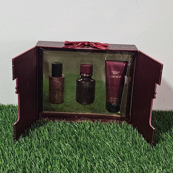 Victoria’s Secret Very Sexy 3 Piece Luxe Gift Set - 25164007 - Picture 4 of 5